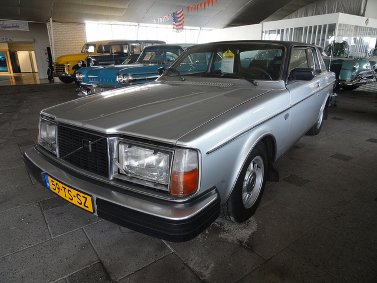Flickr: La Volvo 262 et tout autre pool de voitures Bertone de la série Volvo 260