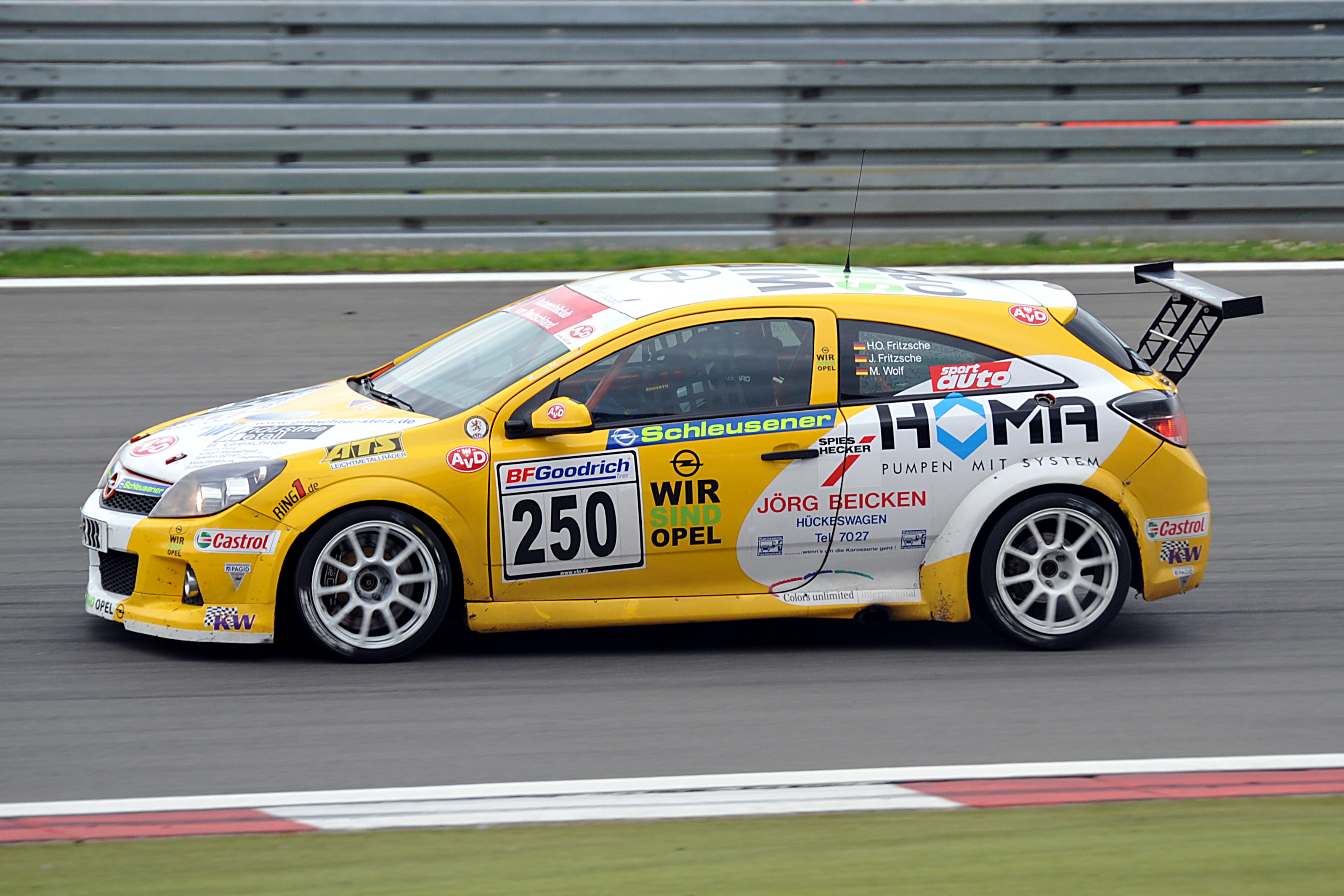 Opel Astra GTC (Kissling Motorsport) / Flickr - Partage de photos!