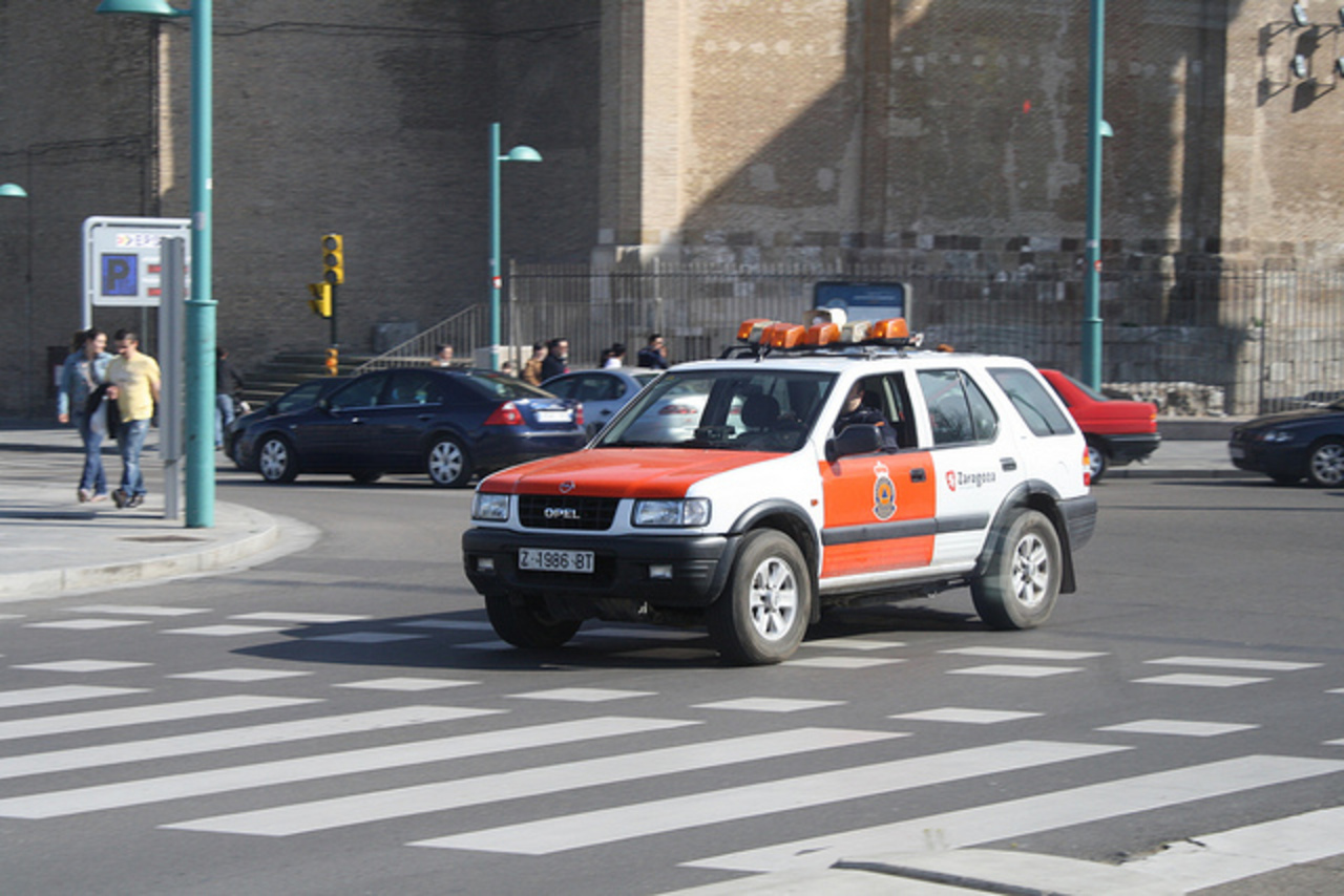 Protection civile Saragosse. Opel Frontera / Flickr - Partage de photos!