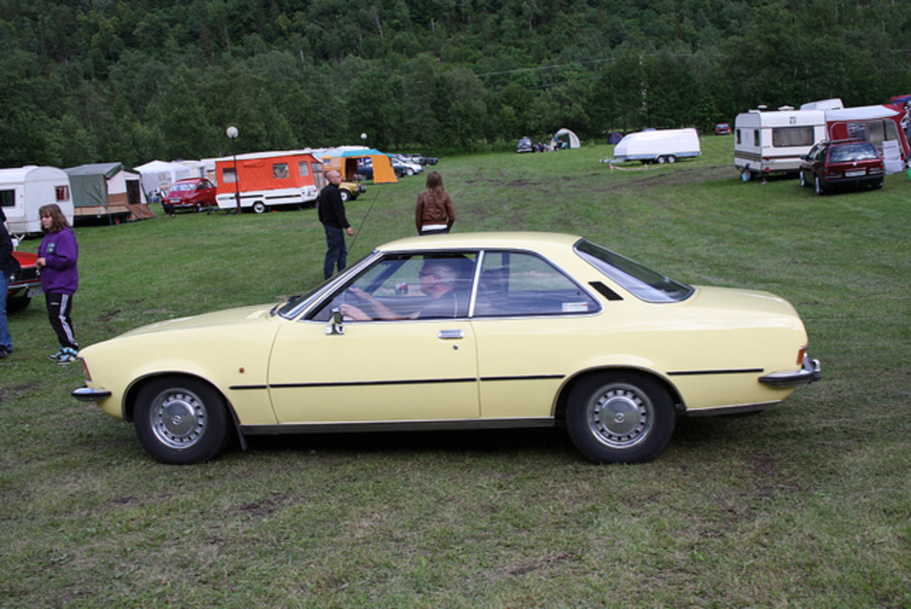 Opel Rekord Coupé / Flickr - Partage de photos!