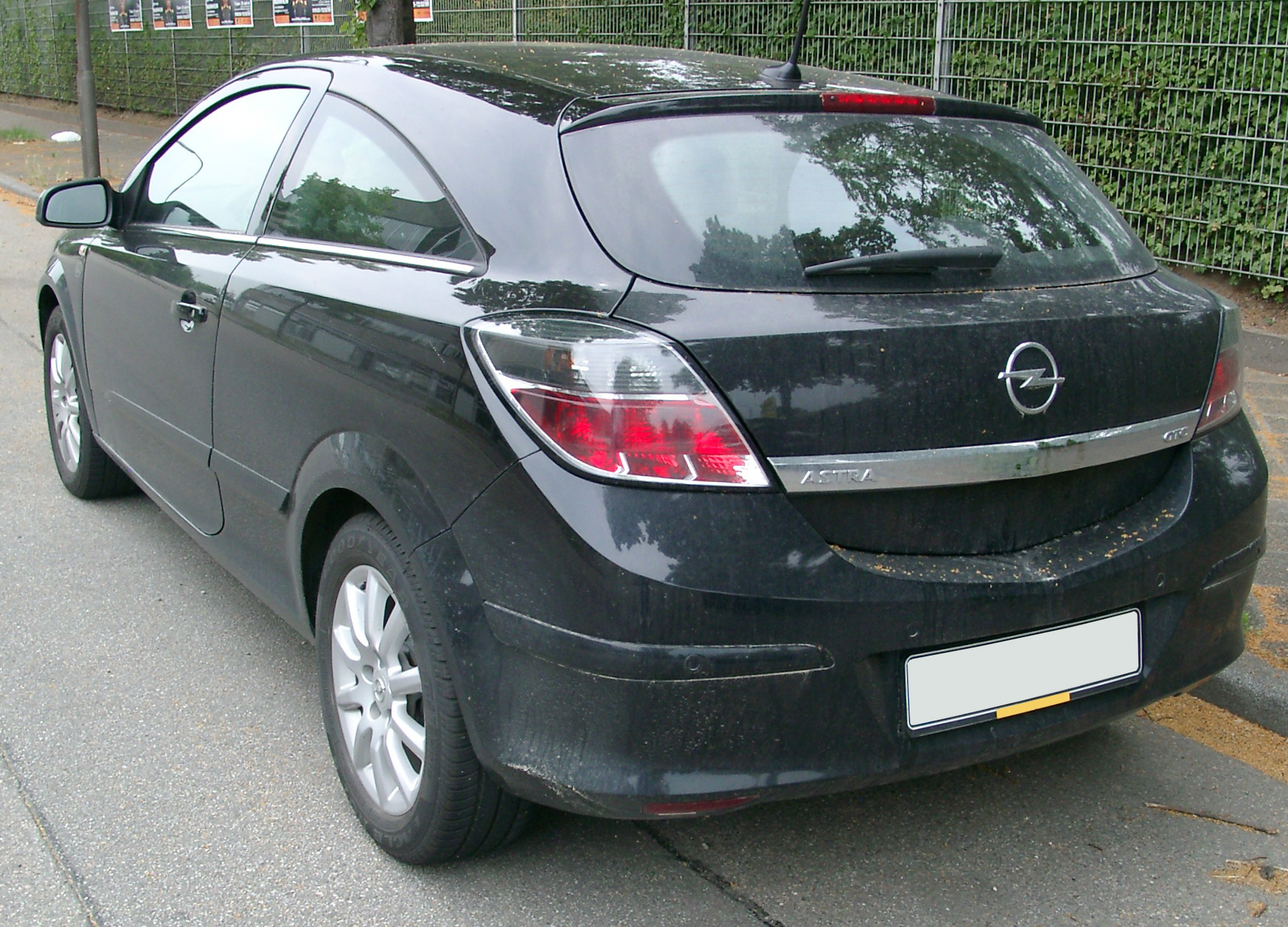 Dossier: Opel Astra GTC arrière 20070609.jpg - Wikimedia Commons