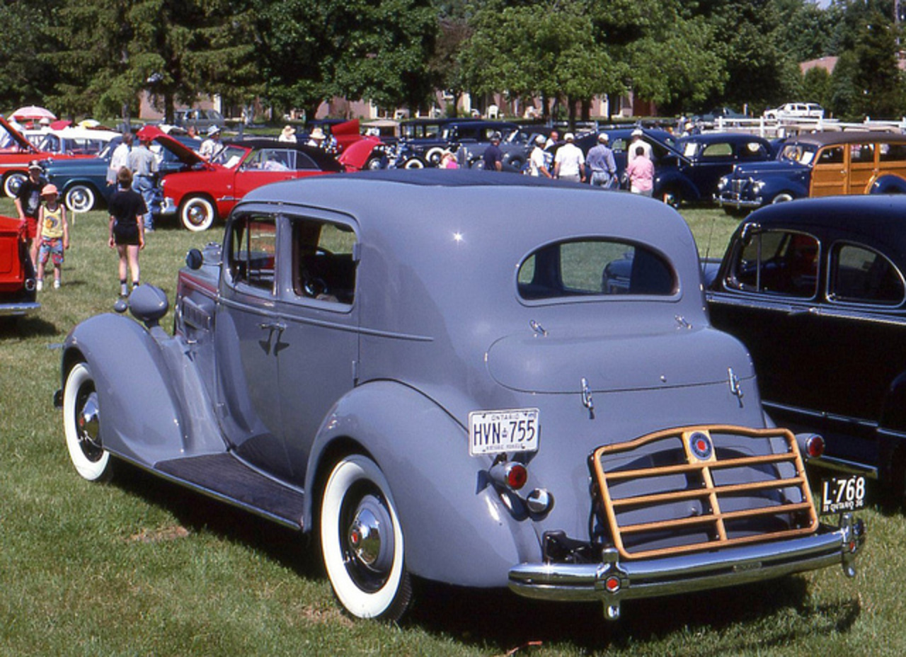 Packard 120 Club Sedan 1936 / Flickr - Partage de photos!