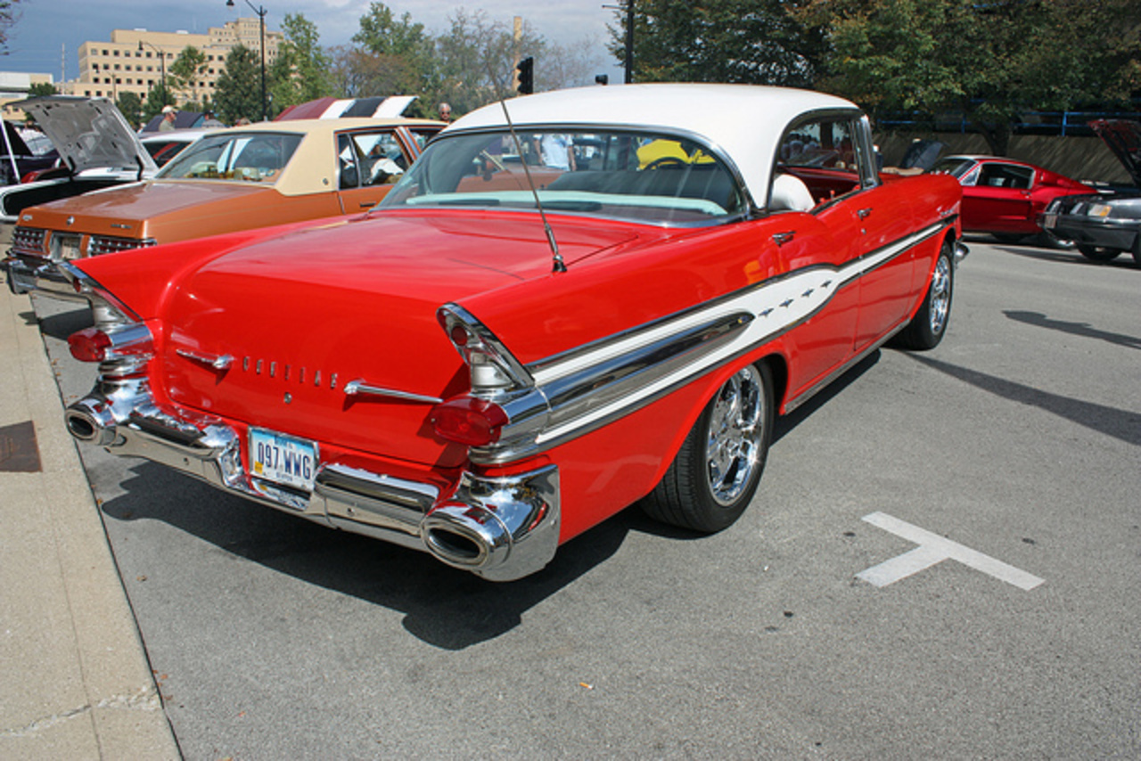 Иномарка американка 7. Понтиак 50. Pontiac Star Chief 1957. Понтиак 60. Понтиак 50-60.