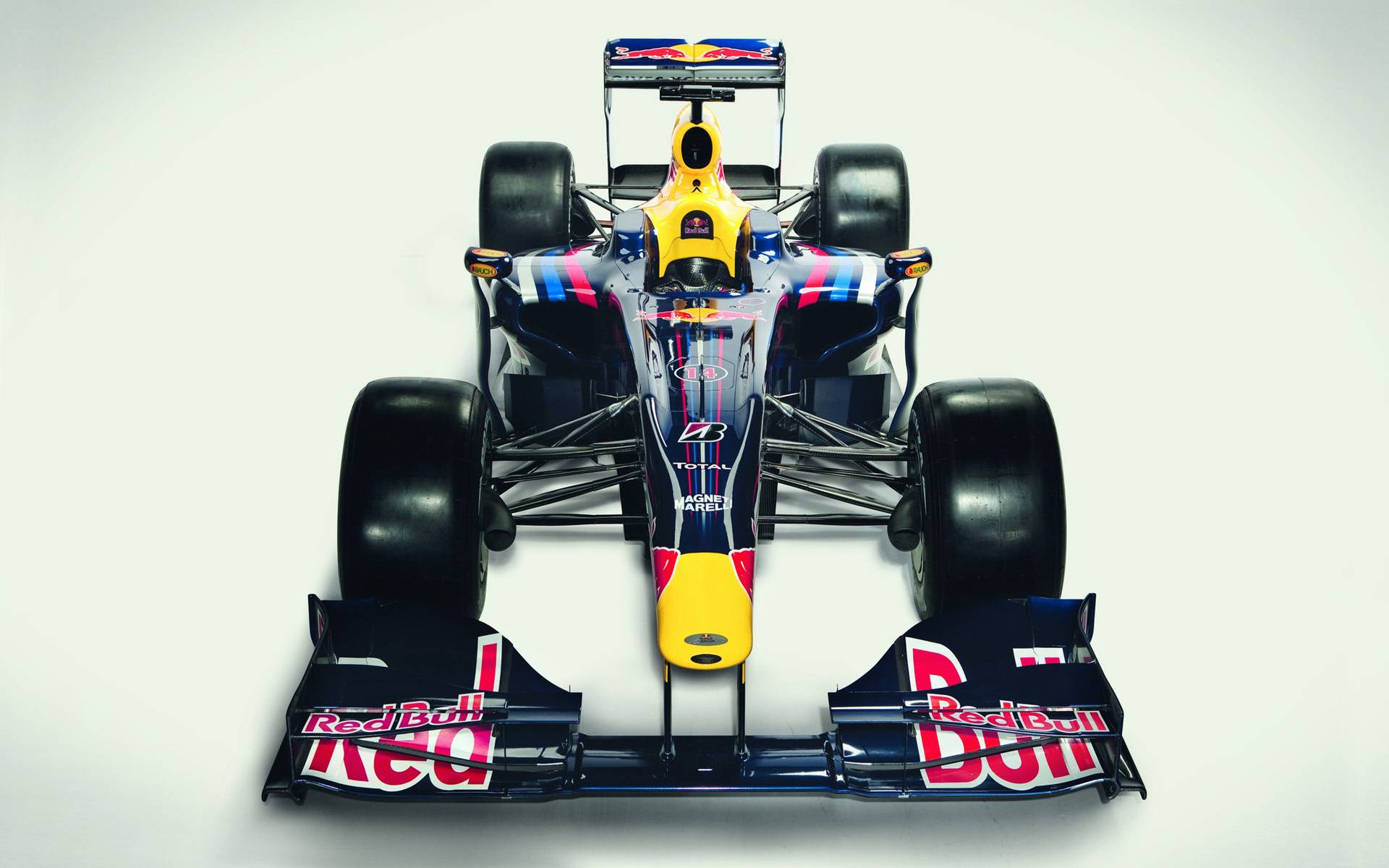 Red Bull RB5: Galerie de photos, informations complètes sur le modèle...