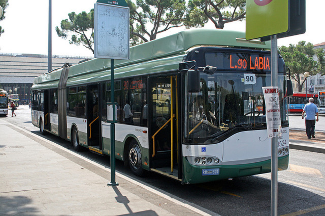 Trolleybus Solaris Ganz Trollino 18 [RM 524], gare Termini...