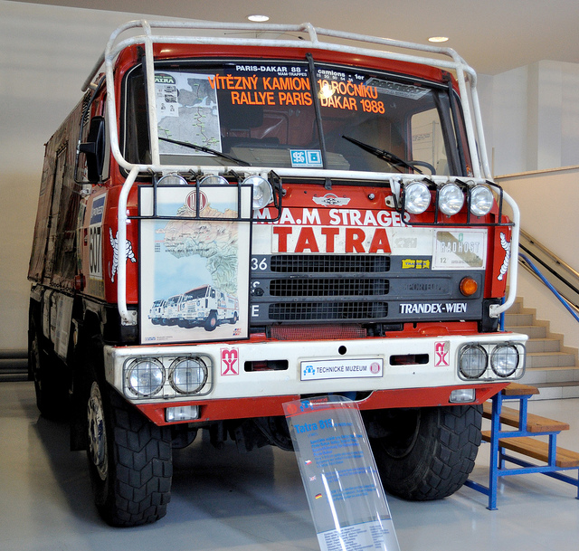 Tatra 815 VD 10300 4x4.1 Paris-Dakar (1987) / Flickr - Partage de photos !