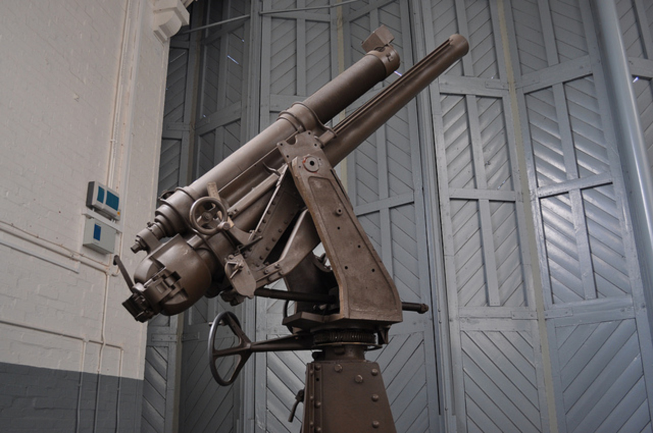 Canon QF 13 Livres sur camion antiaérien de type Thornycroft J...