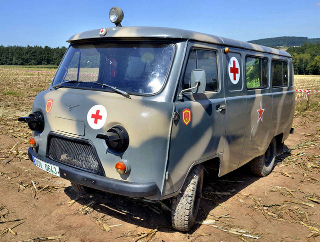 Ambulance militaire UAZ-452 / Flickr - Partage de photos!