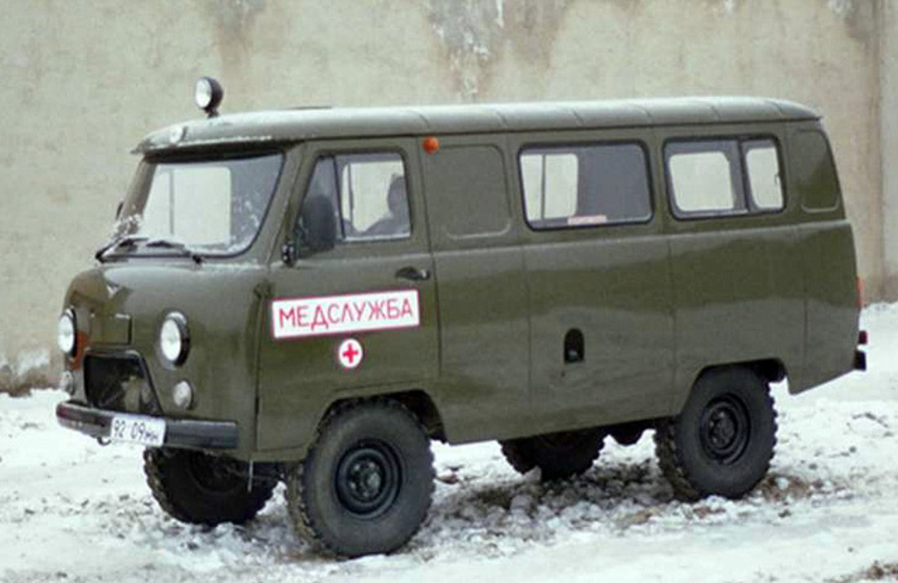 Ambulance UAZ-452 Haut-Karabakh, Azerbaïdjan 2005 / Flickr...