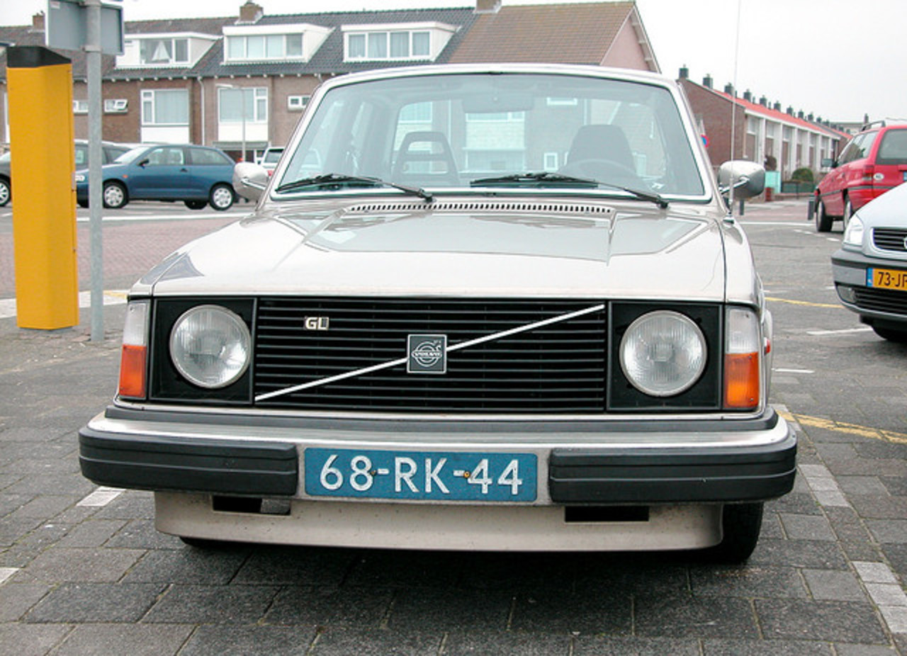 Volvo 244 GL 1977 / Flickr - Partage de photos!