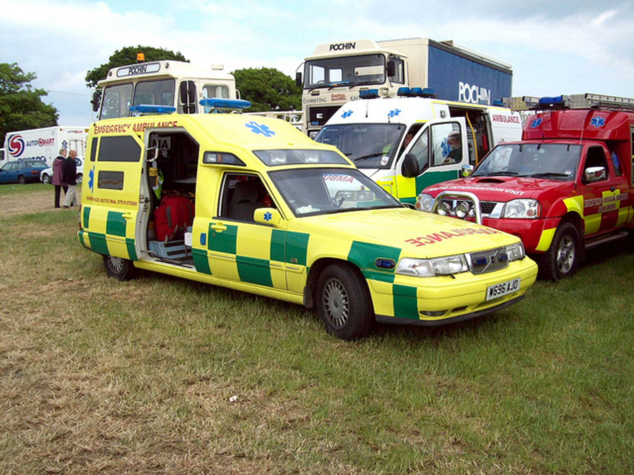 132 Ambulance Volvo V90 (2000) / Flickr - Partage de photos!