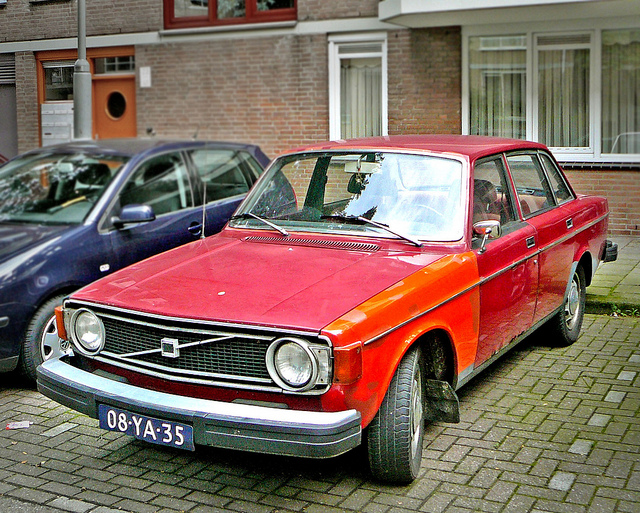 Volvo 144 DL Automatique, 1974, Amsterdam, Westerpark, 09-2010...