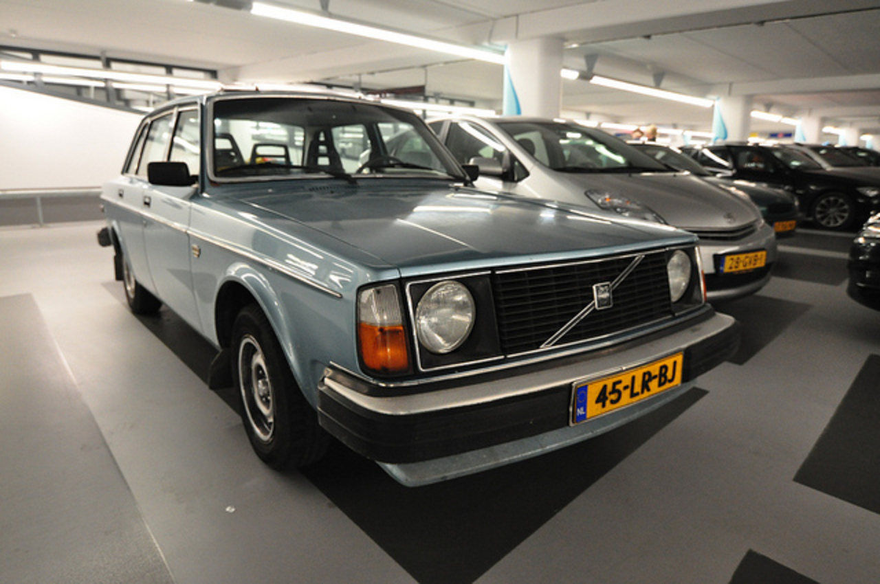 Volvo 244 GL 1978 / Flickr - Partage de photos!