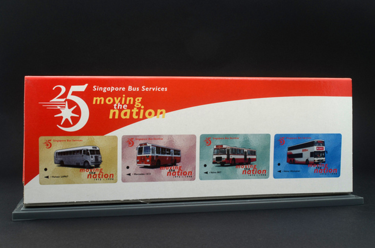 Services de bus de Singapour 25e anniversaire Volvo Olympian 3 Essieux...