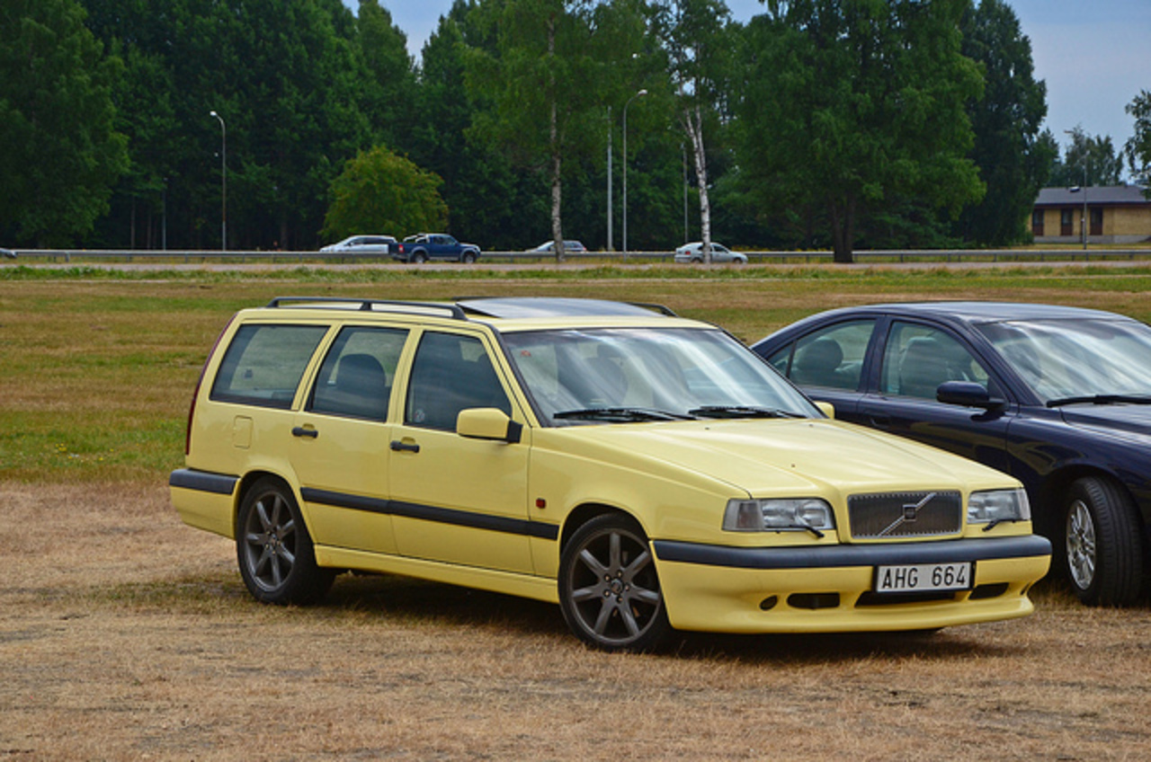 Volvo 855 T5-R (T-Gul) / Flickr - Partage de photos!
