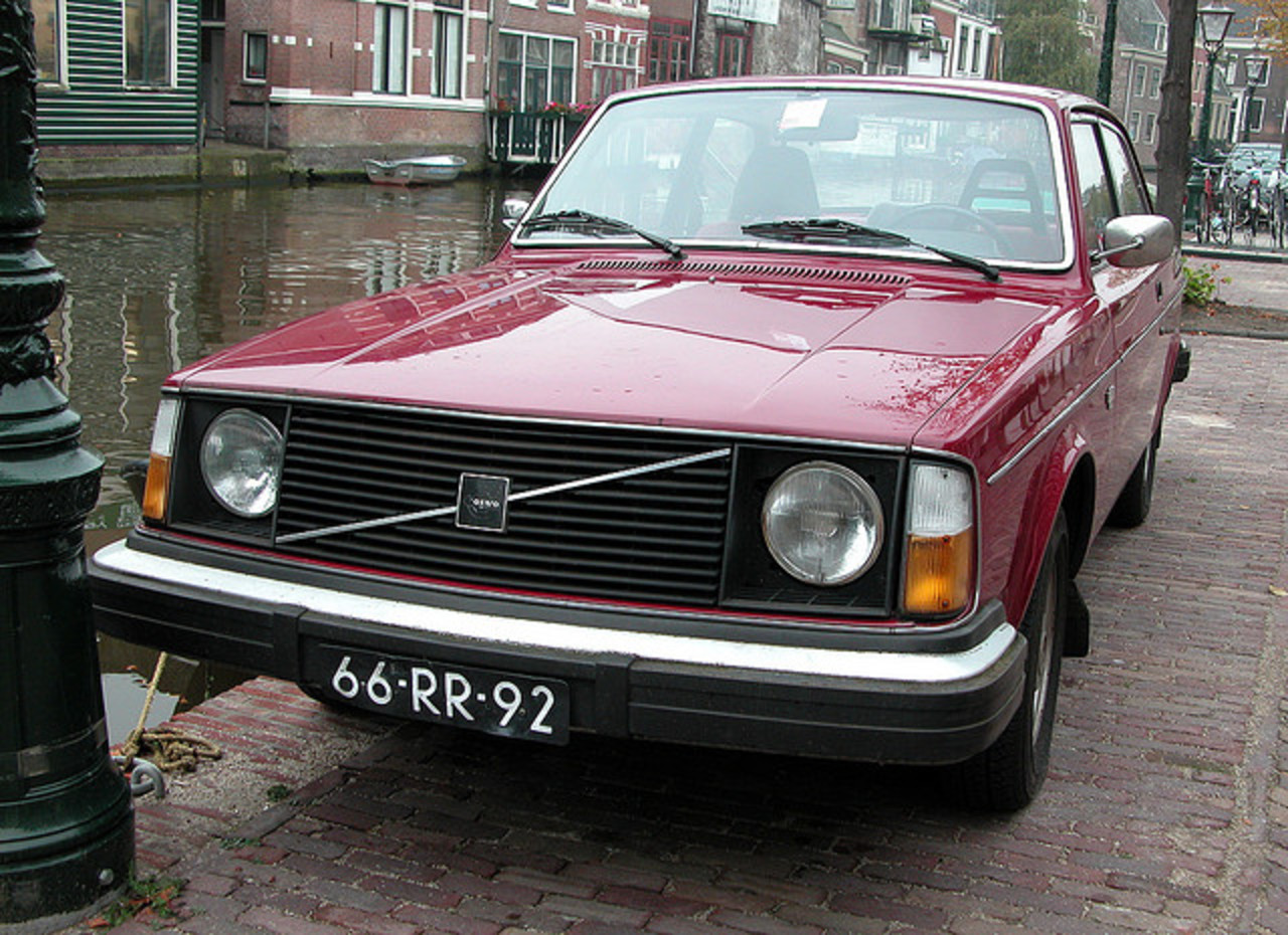 Repérage de voitures: Volvo 242 DL 1977 / Flickr - Partage de photos!