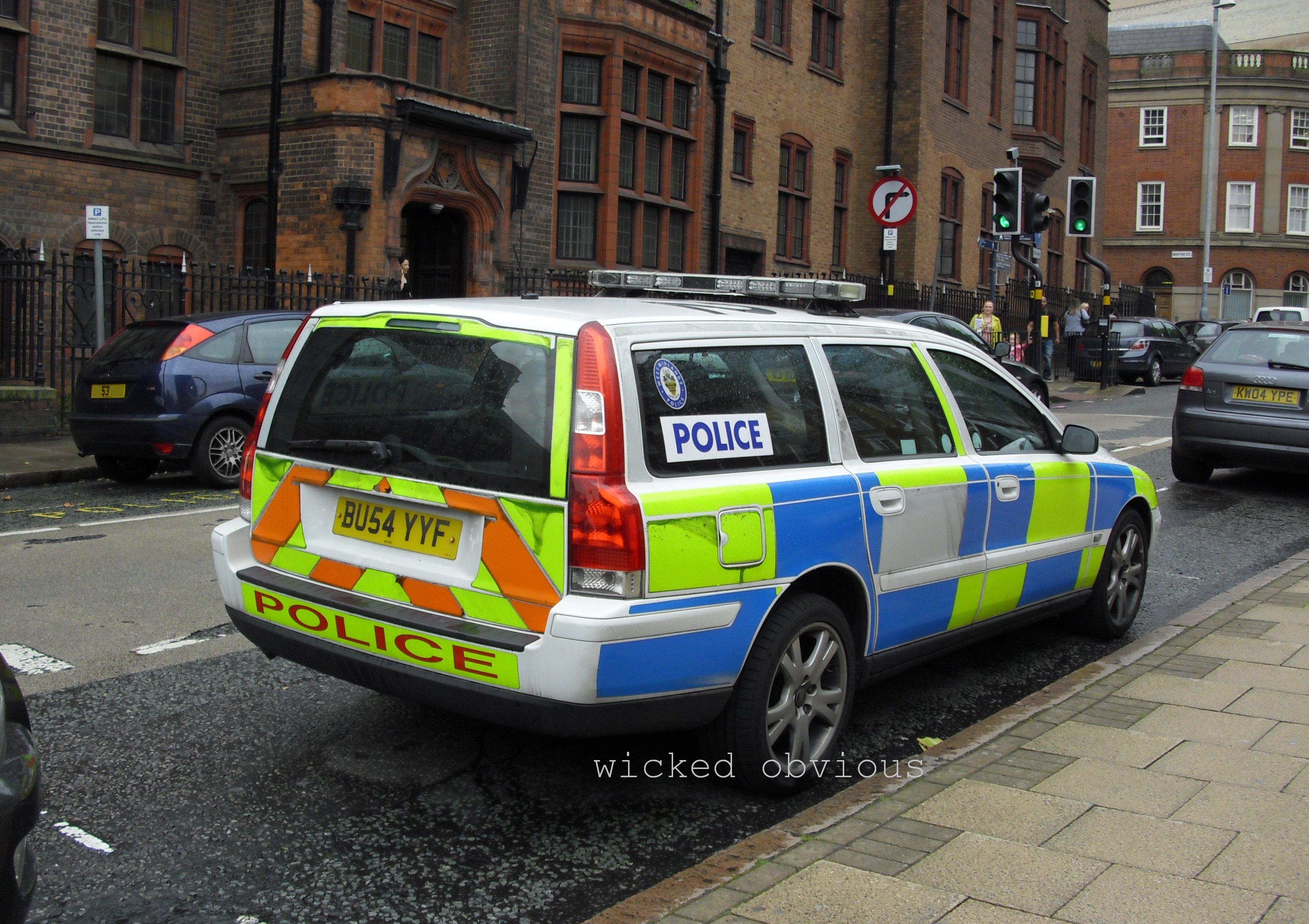Police des Midlands de l'Ouest Volvo V70 BU54 YYF / Flickr - Partage de photos!