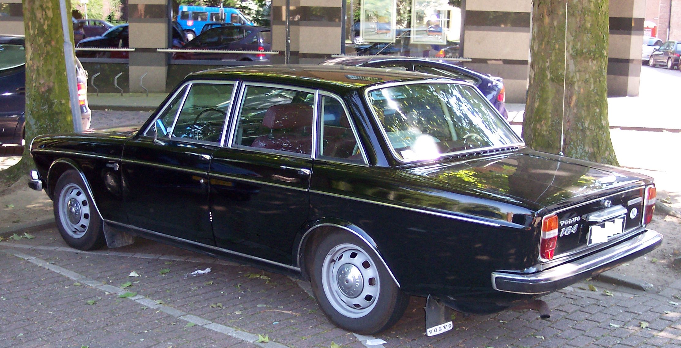Dossier : Volvo 164 noir hl.jpg - Wikimedia Commons