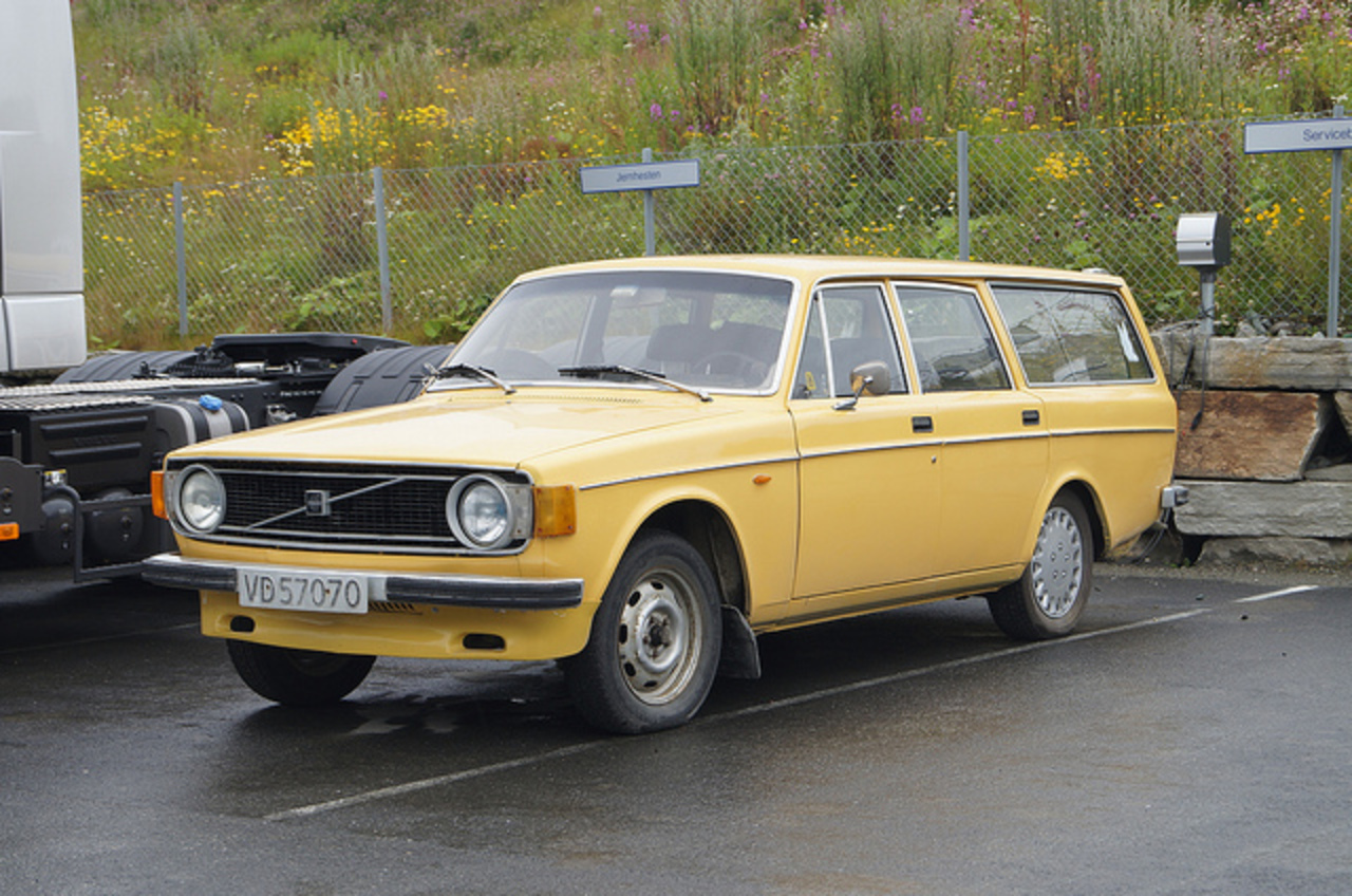 Volvo 145 1973 / Flickr - Partage de photos!