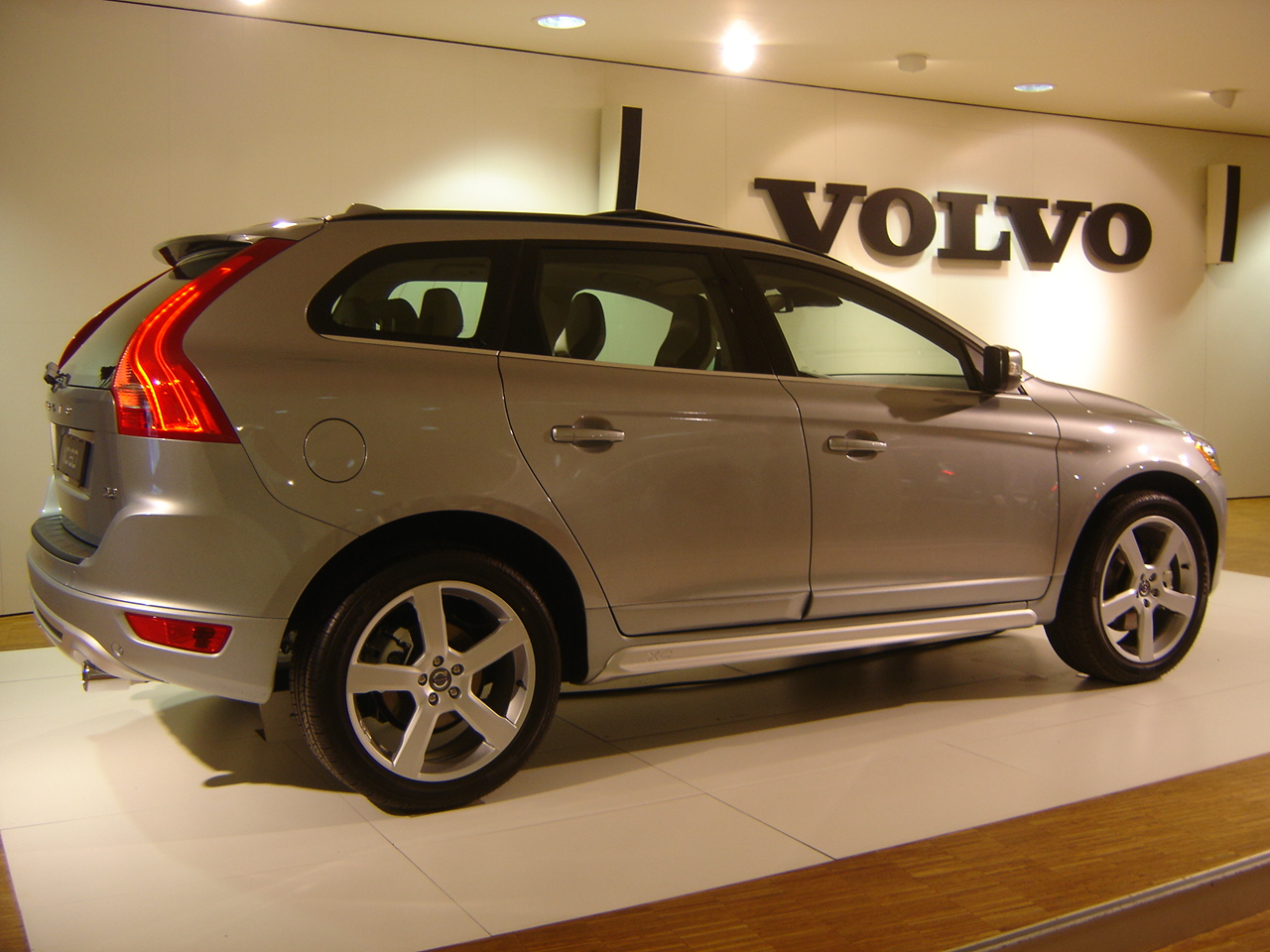 Beesd: Volvo XC60 2012 / Flickr - Partage de photos!