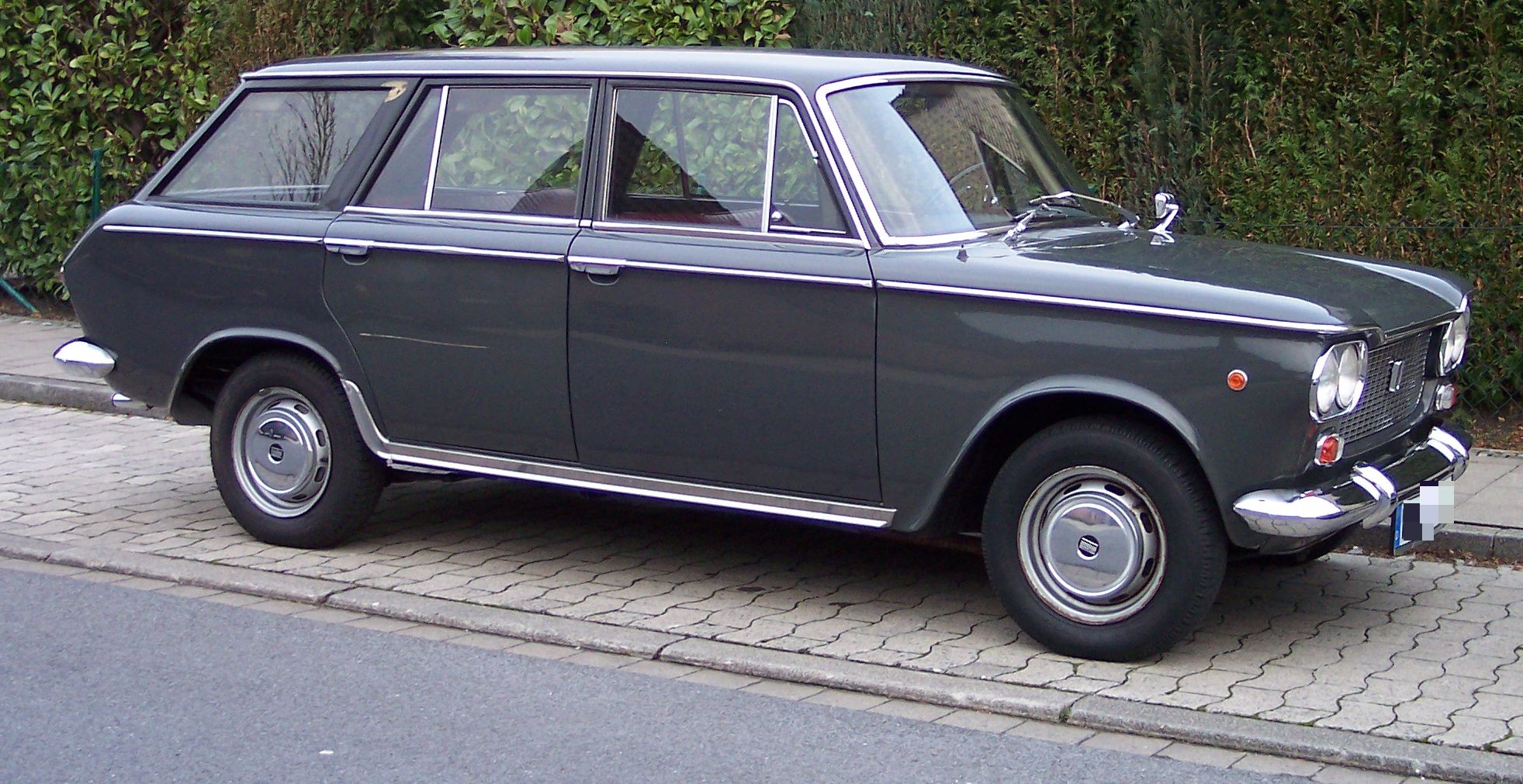 Dossier: Fiat 1300 gr vr.jpg - Wikimedia Commons