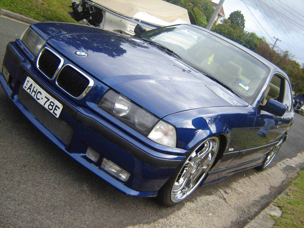 BMW 318is Coupé image 4