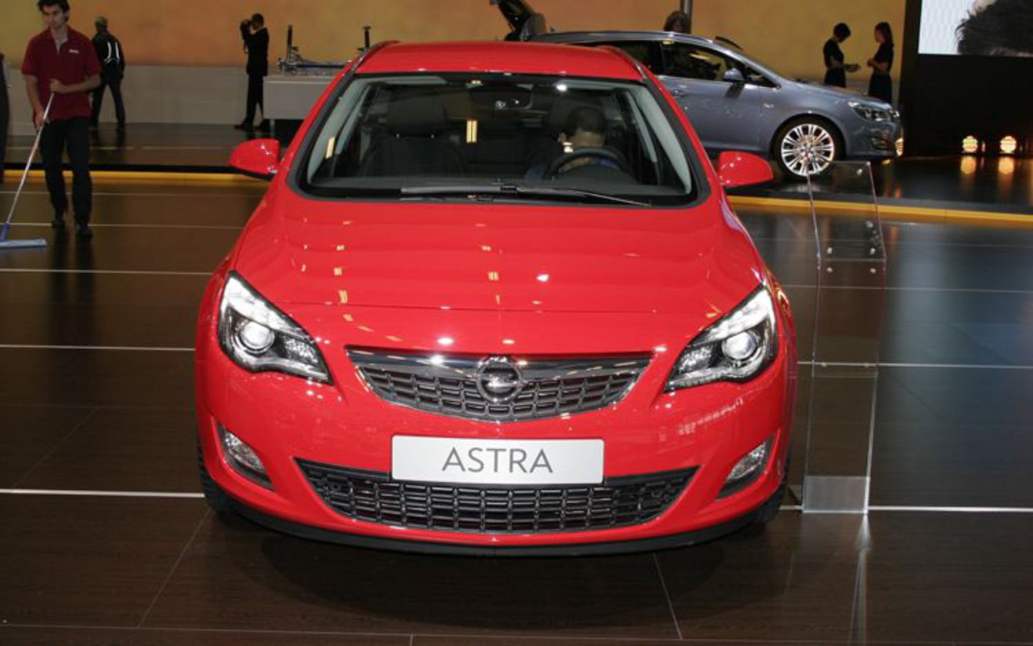 Opel Astra Sport Tourer 2011