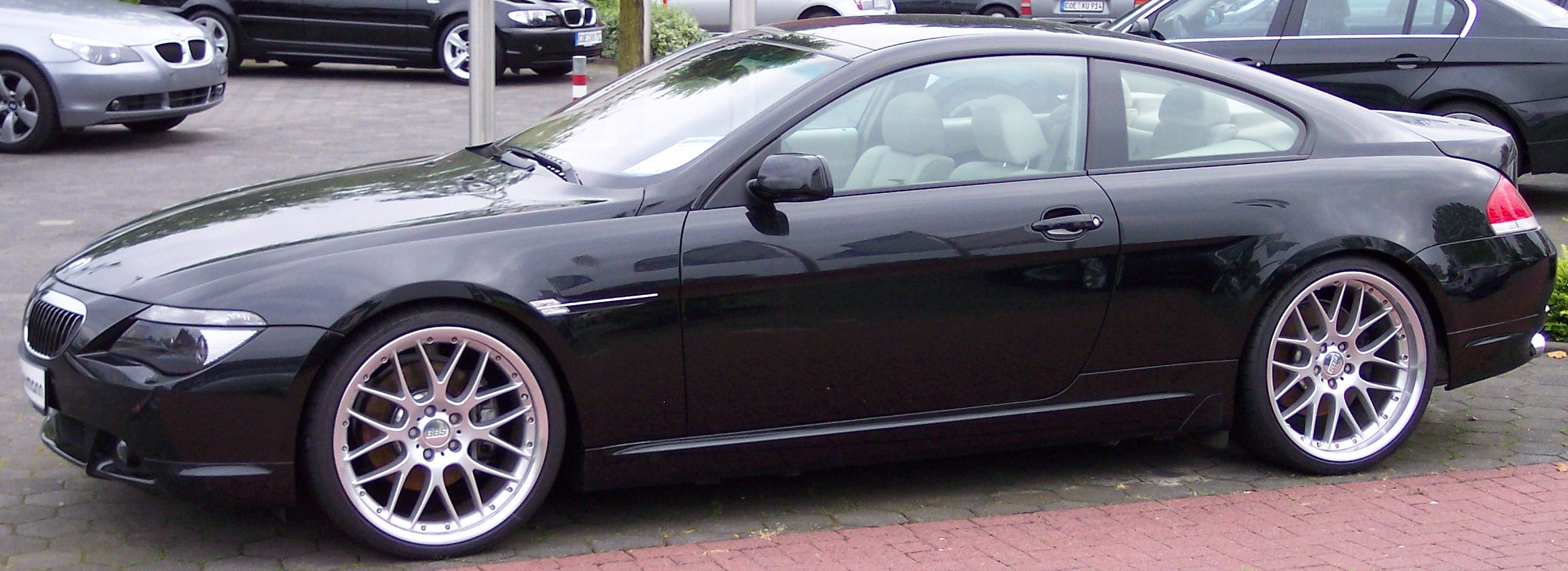 Fichier: BMW Series6 noir l.jpg