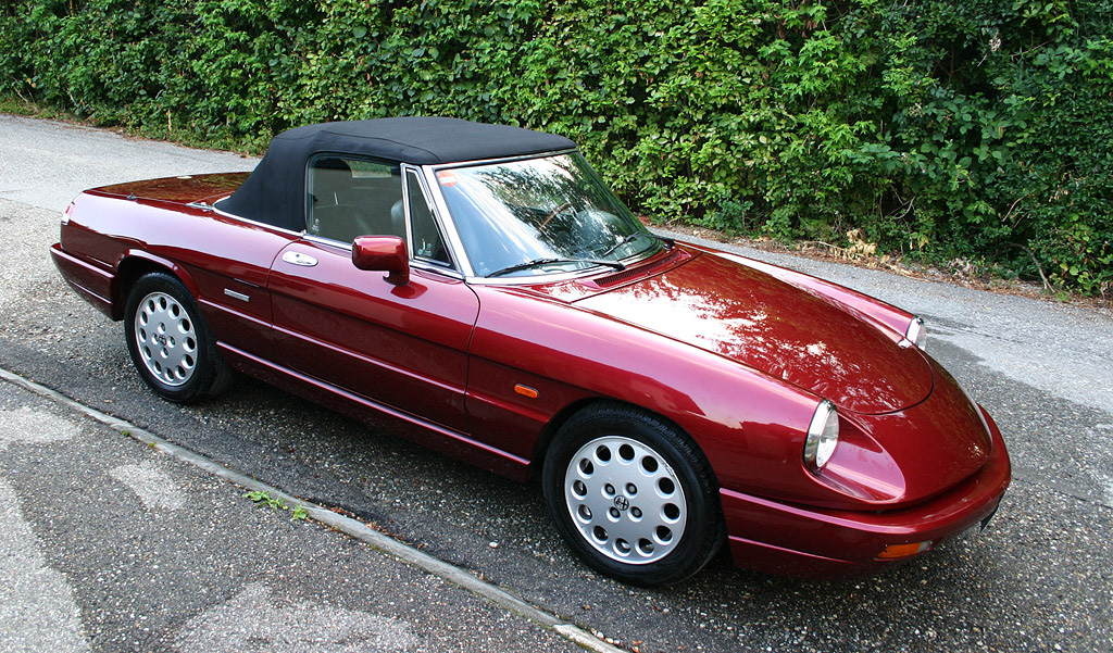 Photo d'araignée Alfa Romeo 1993. 29 photos * 1 vidéo * 2 avis