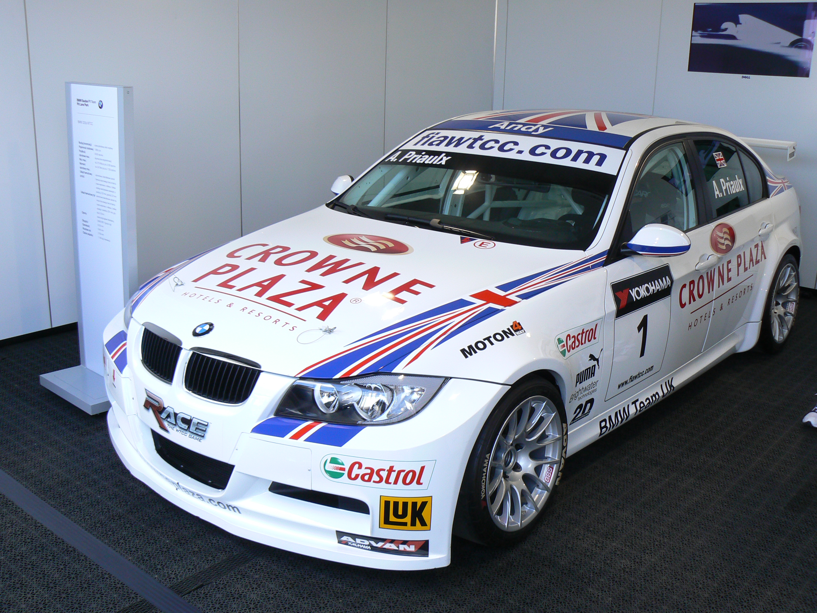 Dossier : Andy Priaulx - BMW 320si WTCC 01.jpg
