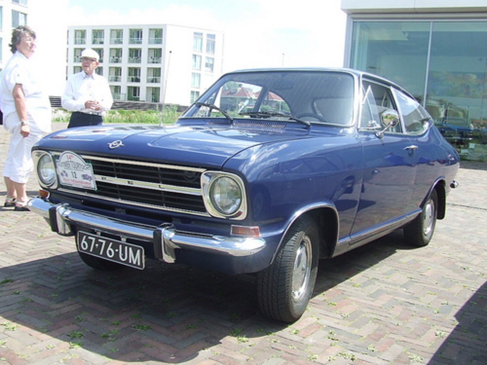 Opel Kadett LS coupÃ©, 1972. (67-76-UM). Culemborg (NL), juin 2012.