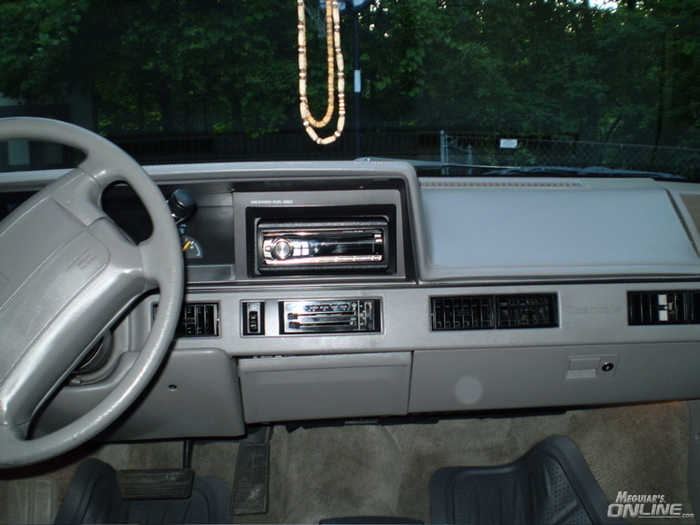 Oldsmobile Cutlass Ciera LS. Voir Télécharger le fond d'écran. 700x525. Commentaire