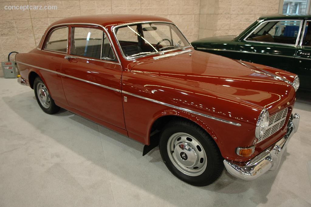 1966 Volvo 122S ventes aux enchères et données.