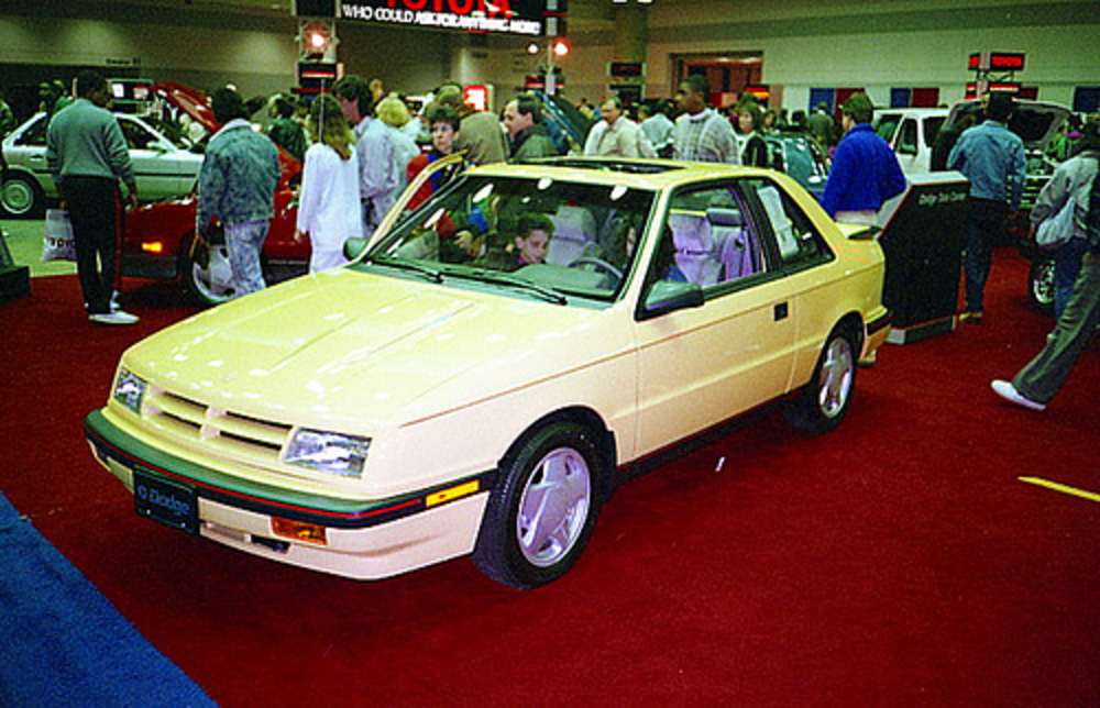 1989 Dodge Shadow ES par splattergraphics