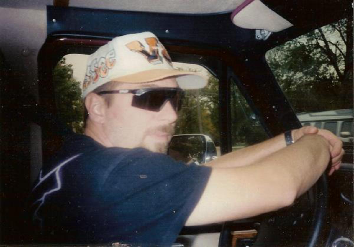 Moi au volant de la camionnette Dodge B-250 dans les photos de famille de Tom Shirley â-º â-