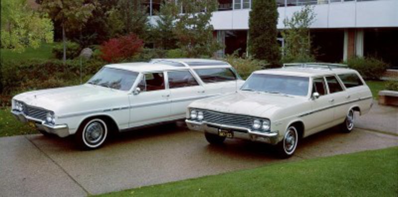 1965 Buick Sportwagon et Oldsmobile Vista-Cruiser