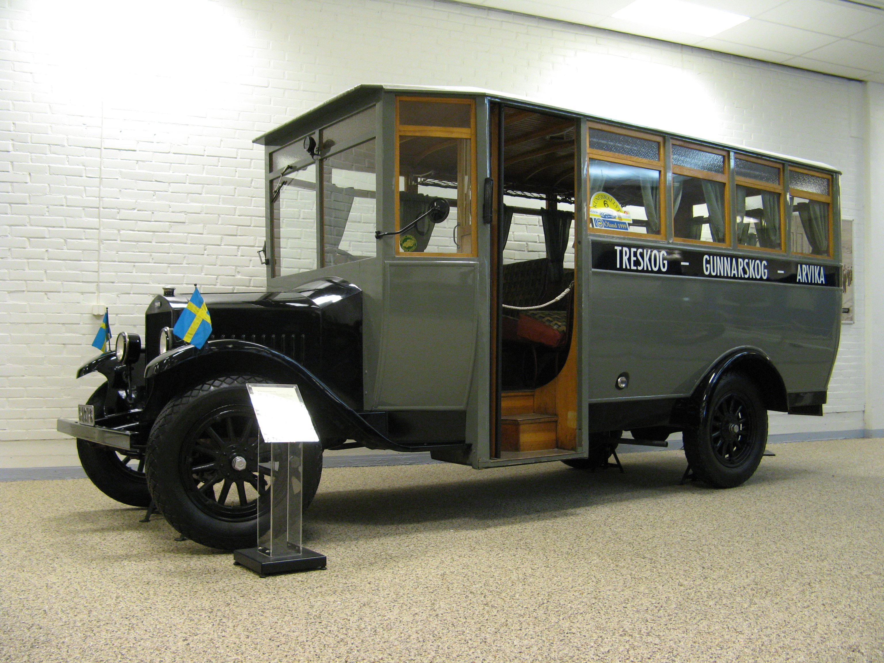 Dossier : Autobus Volvo LV45 (1928).JPG