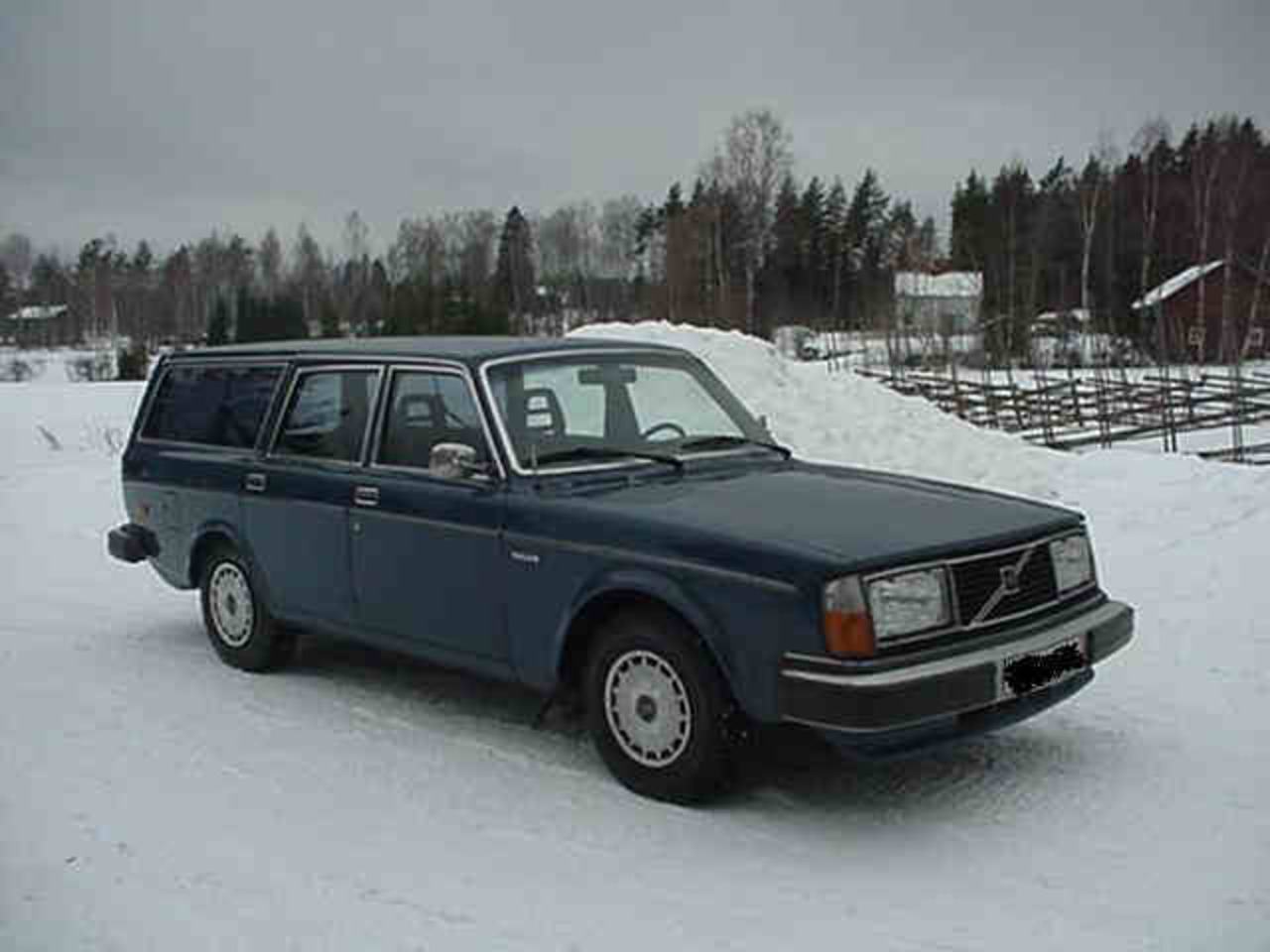 Volvo 245 GL - catalogue de voitures, spécifications, caractéristiques, photos, vidéos, revue, pièces,