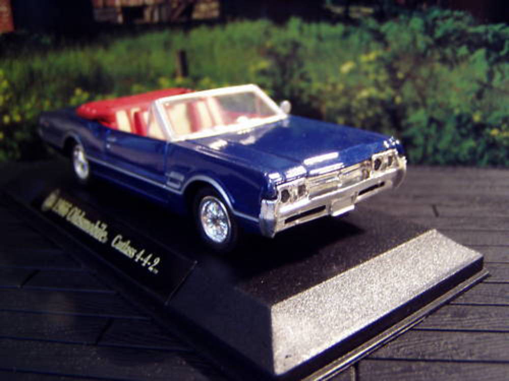 1966 Oldsmobile Cutlass 422. échelle 1/43