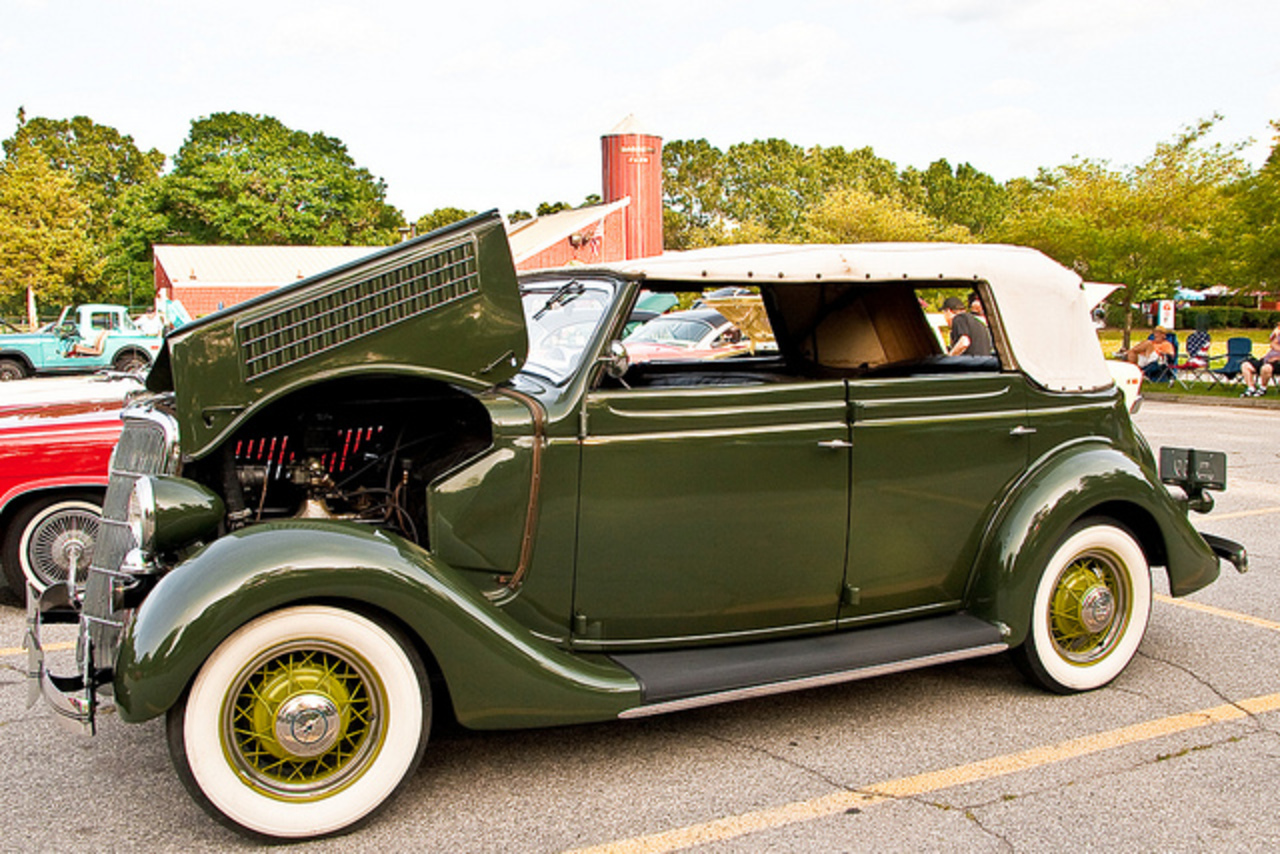 Ford v8. Ford v8 sedan. Ford v8 1935. 1935 Ford sedan. 1935 Ford Convertible sedan.