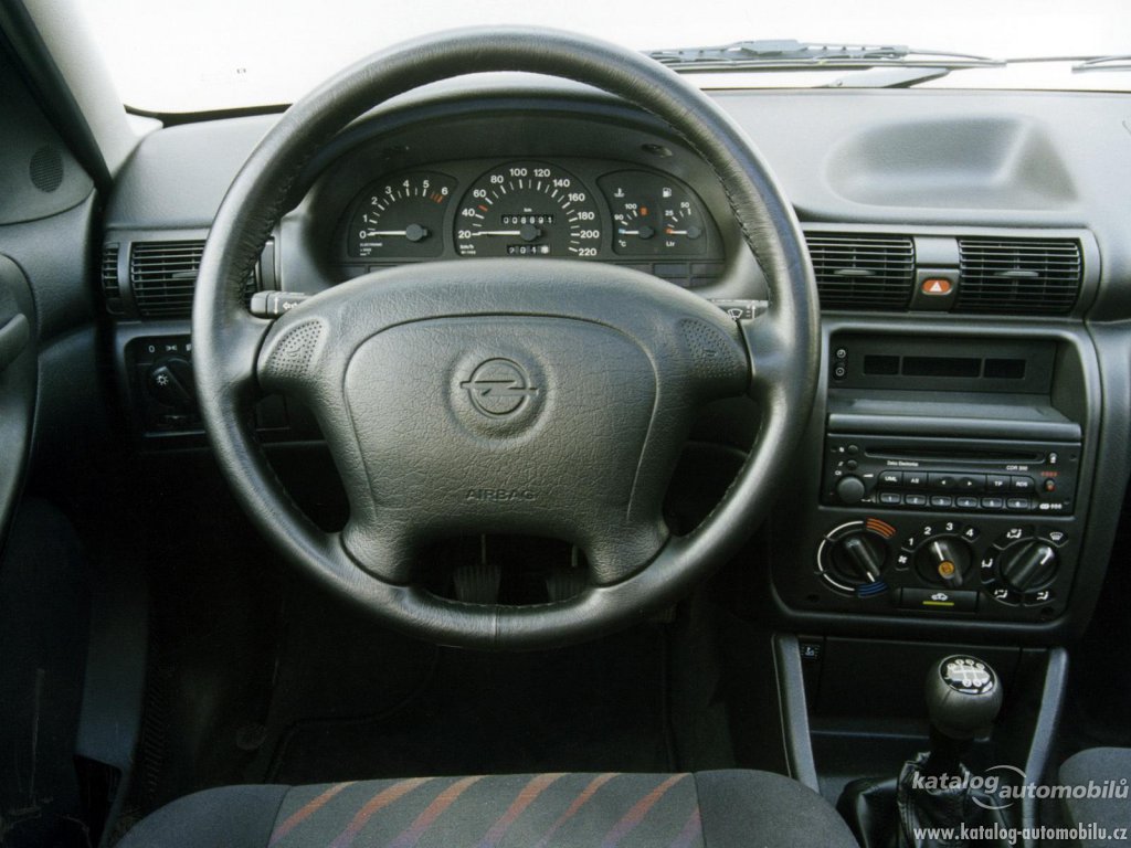 Opel Astra 14 GLE. Voir Télécharger le fond d'écran. 1024x768. Commentaire
