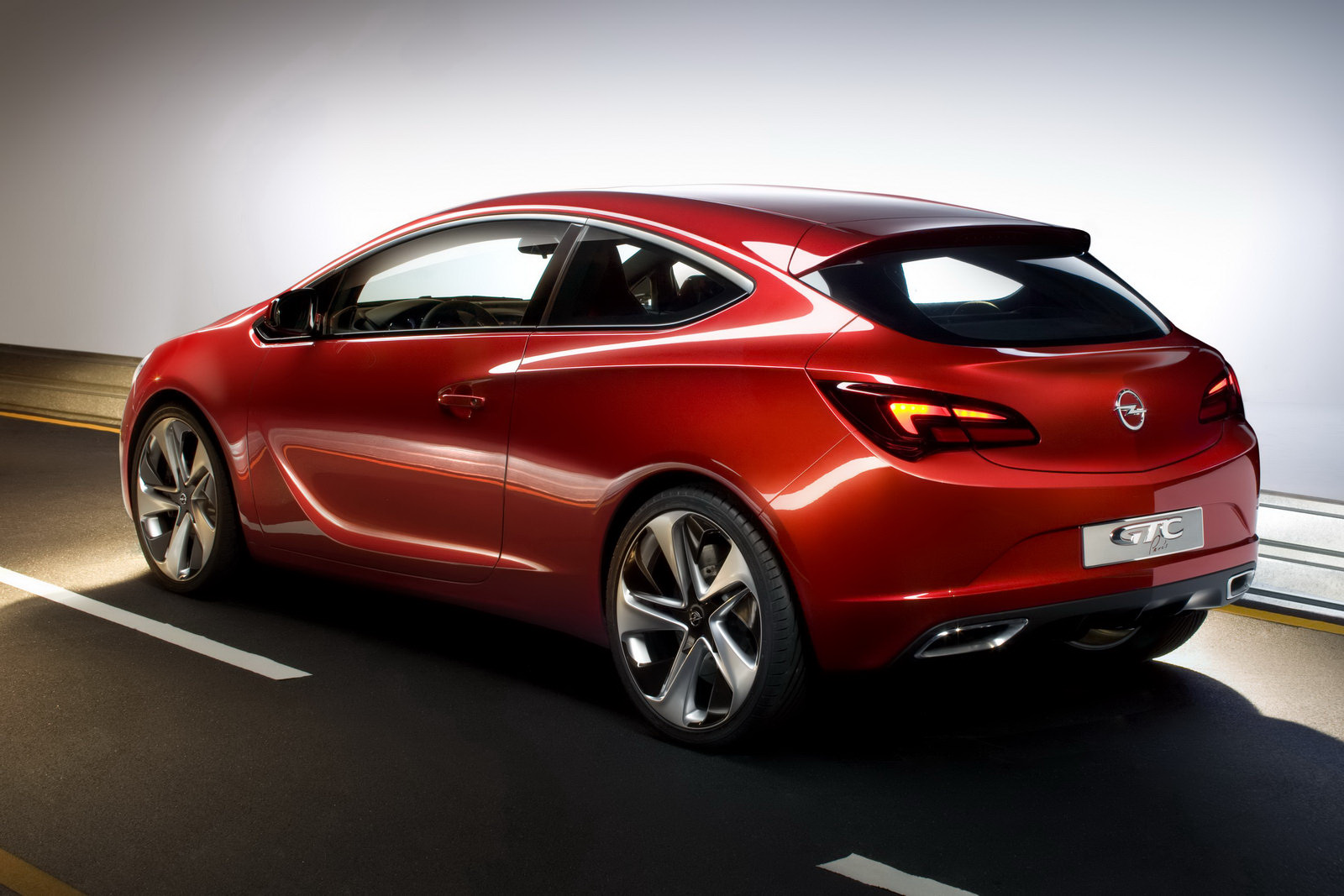 Les dernières nouvelles sur le lancement de la trappe sportive Opel Astra sont