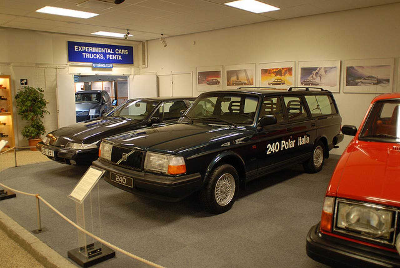 Wagon Volvo 240 Polar Italia. Voir Télécharger le fond d'écran. 640x429. Commentaire