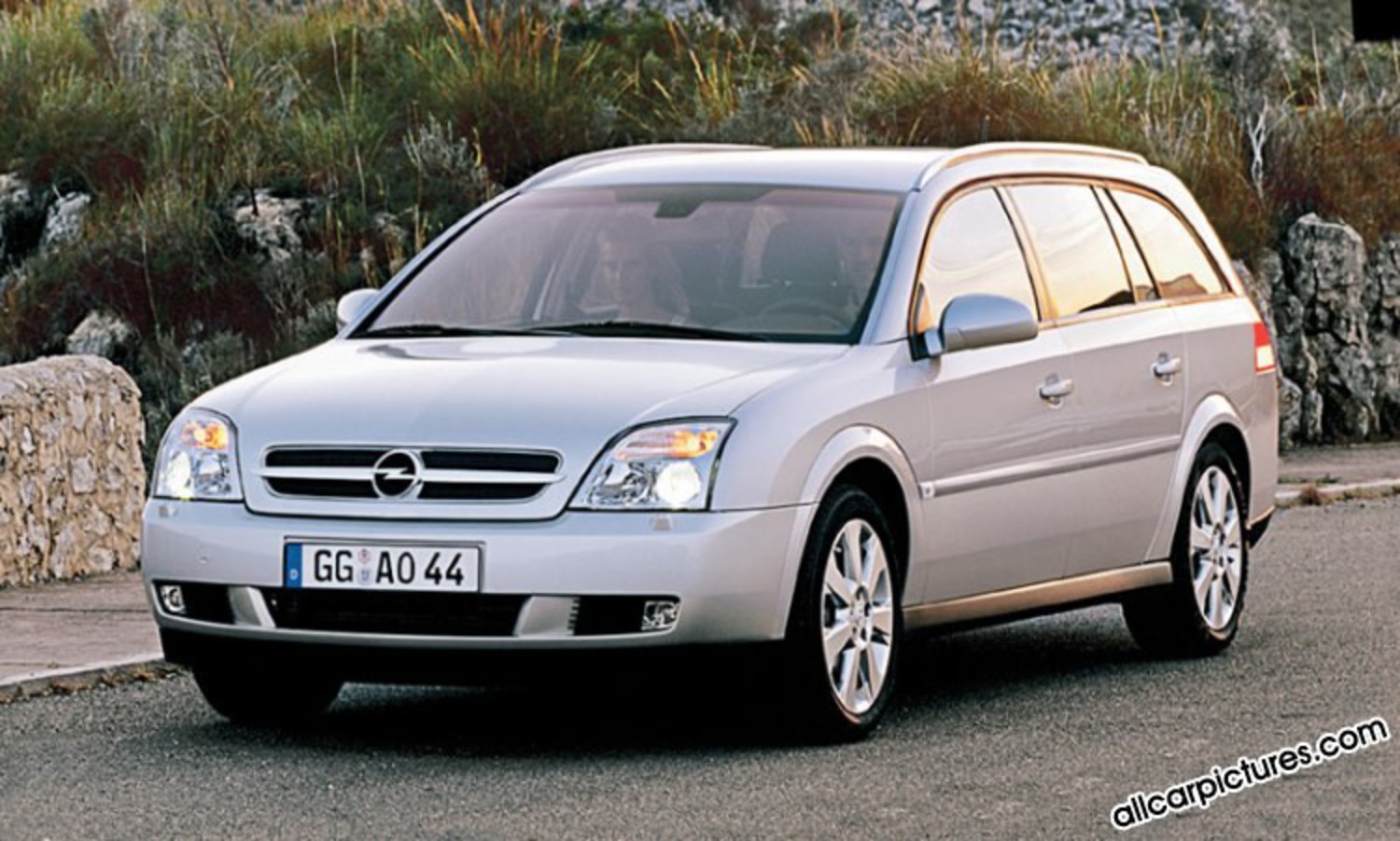 Opel Vectra Caravan 18 GLS. Voir Télécharger le fond d'écran. 750x451. Commentaire