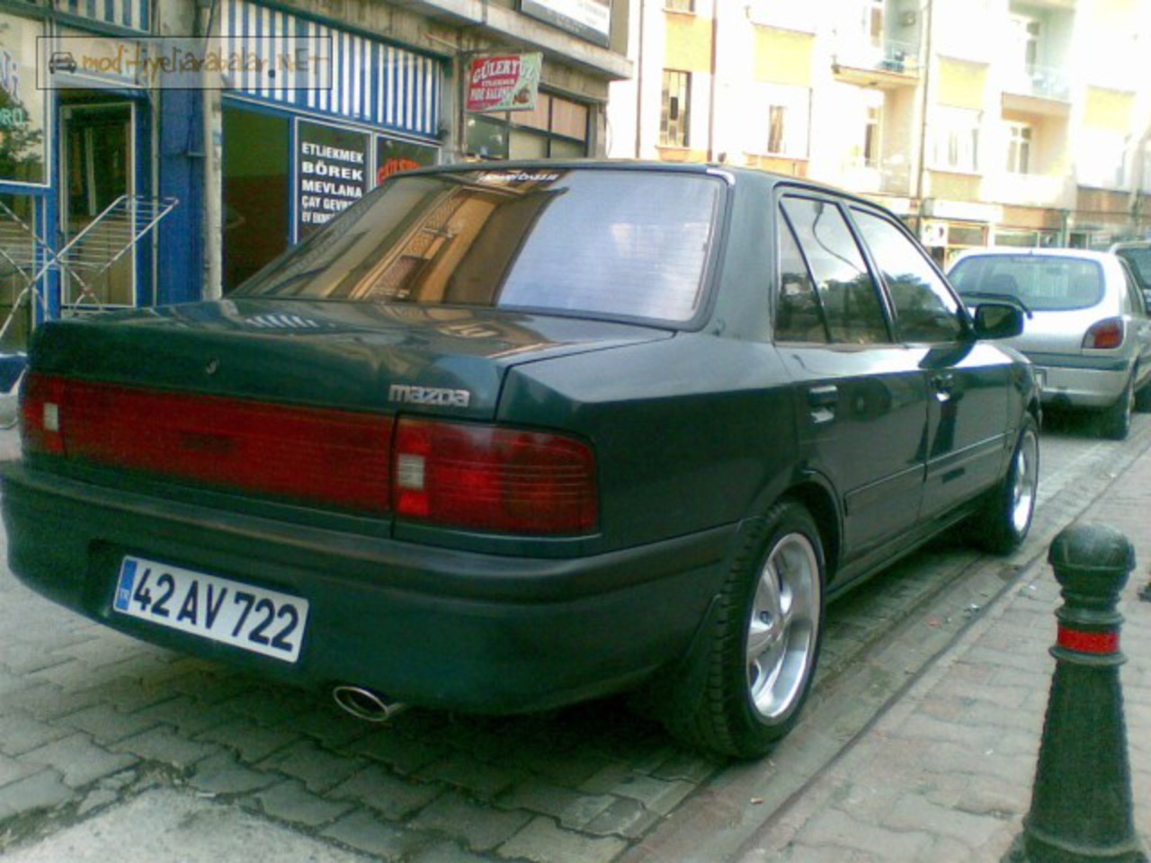 Mazda: 323 Berline