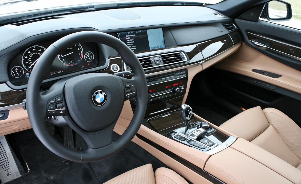 Intérieur BMW 750Li xDrive 2010. PAPIER PEINT; IMPRIMER; RETOURNER À L'ARTICLE