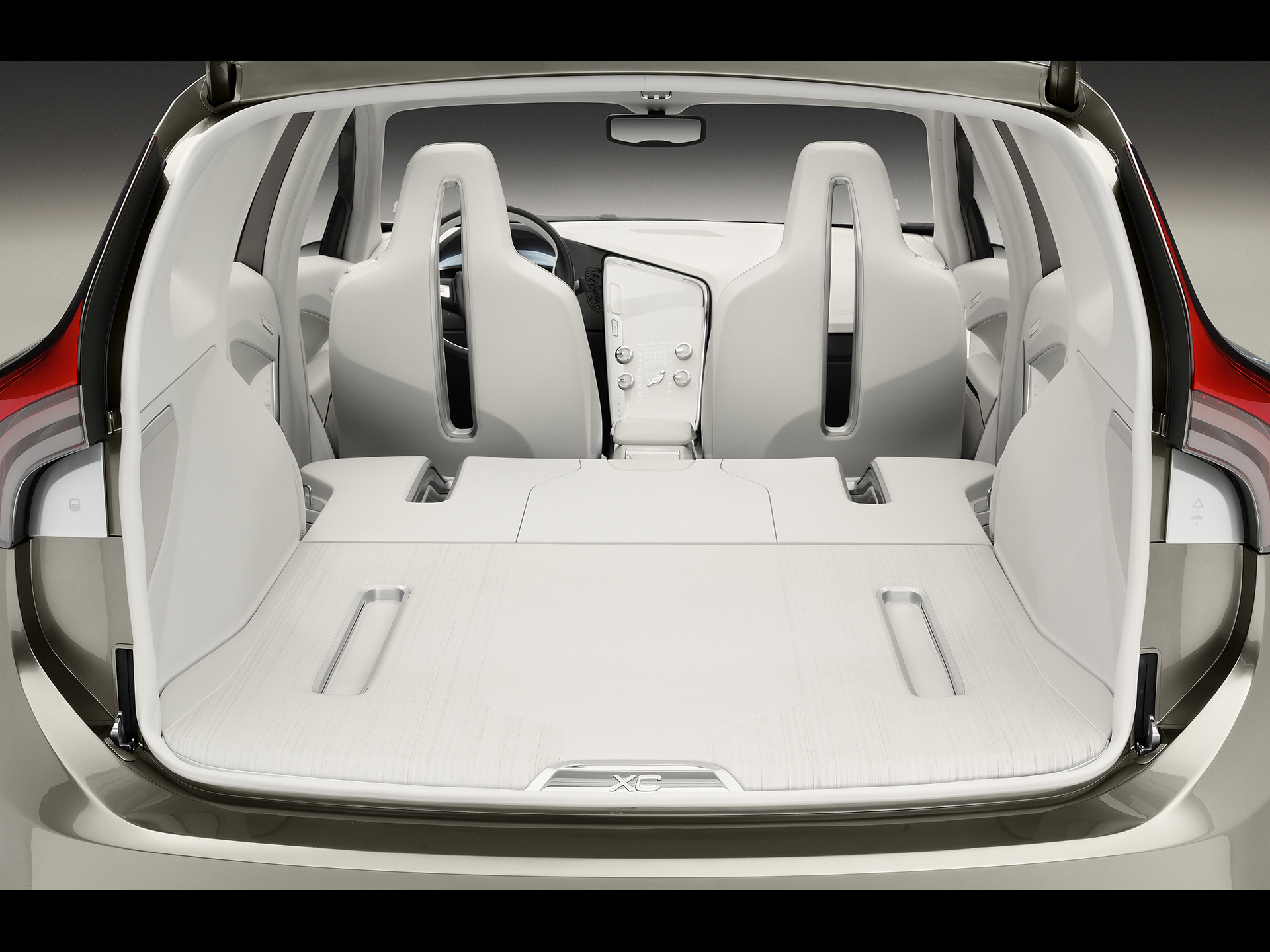 Concept Volvo XC60 2007 - Espace De Chargement À Plancher Plat Avec Siège Arrière Rabattu