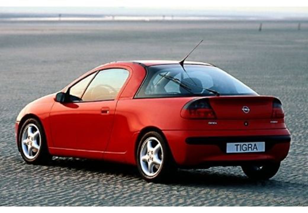 Opel Tigra 1.4 Automatique Auteur: girl55. Date: 15.12.2012. Vues: 39656
