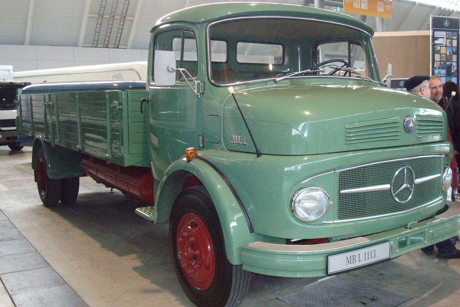 Мерседес л. Mercedes l1113. Мерседес 1113. Mercedes-Benz l710. Mercedes-Benz l1111.