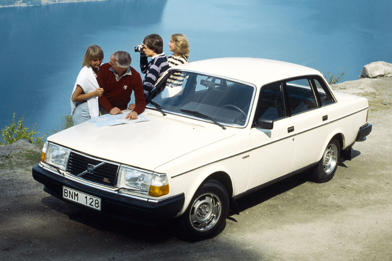Volvo 244 GL Diesel 6 berline 4 portes 1980